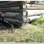 Использование домкратов или пневматических подушек